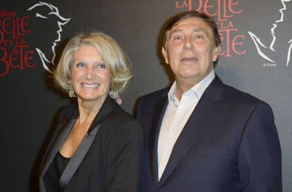 Jean-Pierre Foucault et sa femme Evelyne au Théâtre Mogador à Paris le 24 octobre 2013.