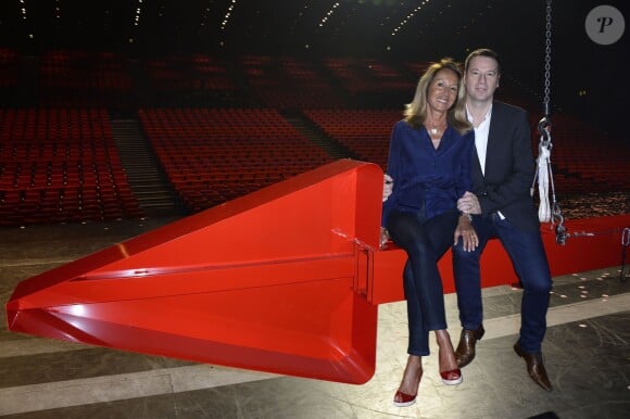 Exclusif - Nicole Coullier et Roberto Ciurleo les co-producteurs du spectacle "Robin des Bois" posent lors de la dernière représentation au Palais des Congrès à Paris, le 5 janvier 2014.
