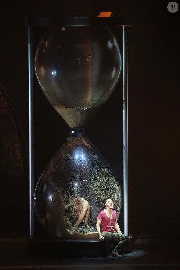 Exclu - Premier jour du spectacle musical "Robin des Bois, Ne renoncez jamais" au Palais des Congrès à Paris, le 26 Septembre 2013.