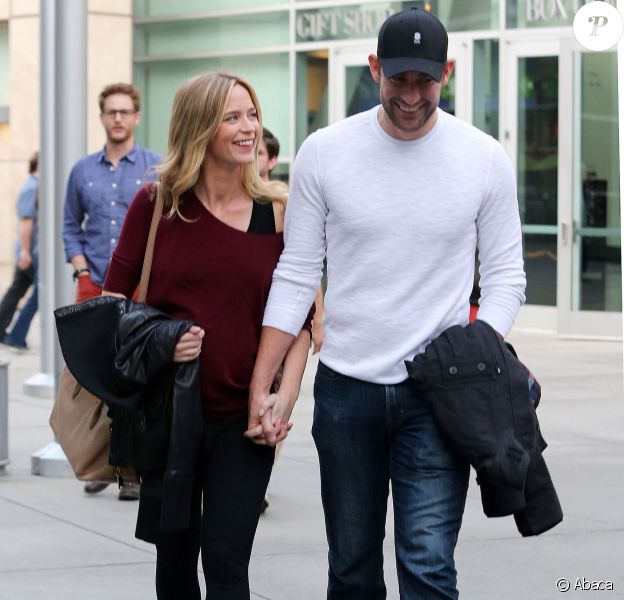 Emily Blunt, enceinte, et son mari John Krasinski à Los Angeles le 4 janvier 2014