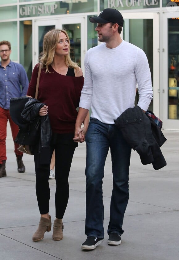 Emily Blunt, enceinte, et son mari John Krasinski à Los Angeles le 4 janvier 2014