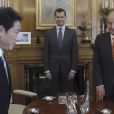  Le roi Juan Carlos Ier d'Espagne recevait le 8 janvier 2014 à la Zarzuela le ministre japonais des Affaires Etrangères Fumio Kishida, en présence du prince Felipe 