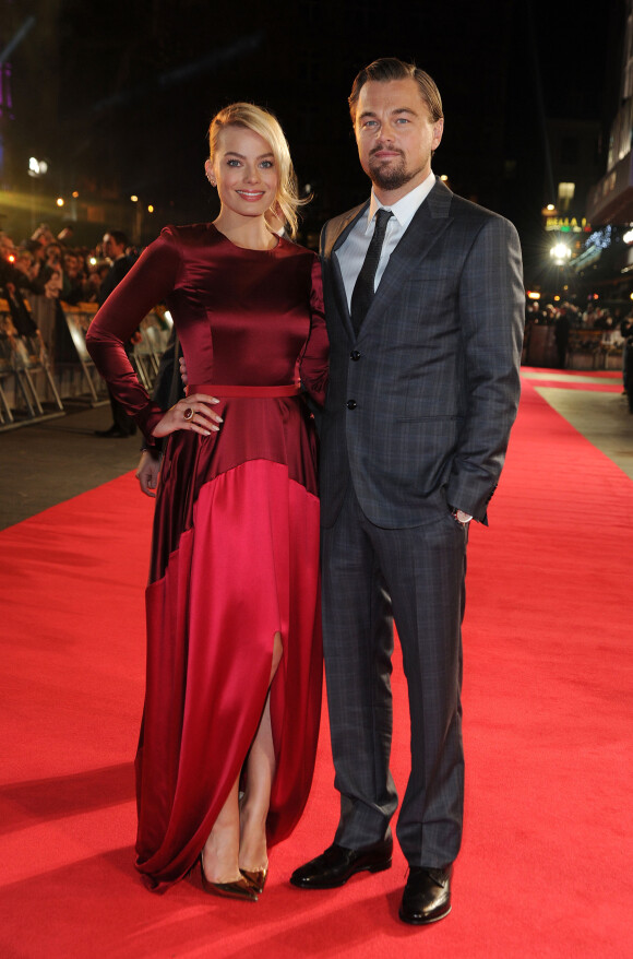 Margot Robbie, Leonardo DiCaprio lors de la première du film Le loup de Wall Street au Odeon Leicester Square à Londres, le 9 janvier 2014.