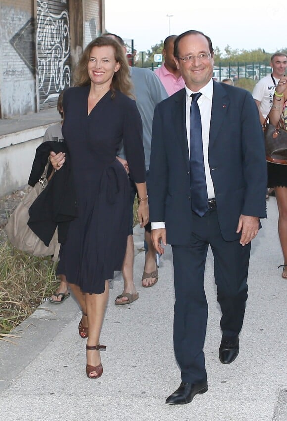 François Hollande et Valérie Trierweiler en vacances dans le Fort de Bregançon à Bormes-les-Mimosas, le 2 août 2012.