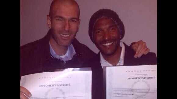 Zinédine Zidane heureux : Jeune diplômé plein d'avenir !