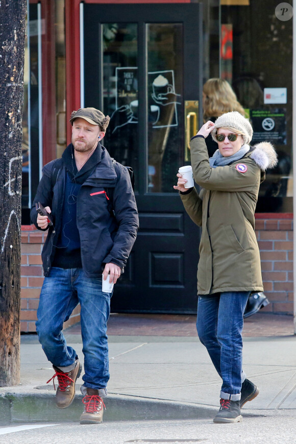 Les jeunes fiancés Robin Wright et Ben Foster en promenade à Vancouver au Canada le 19 janvier 2014