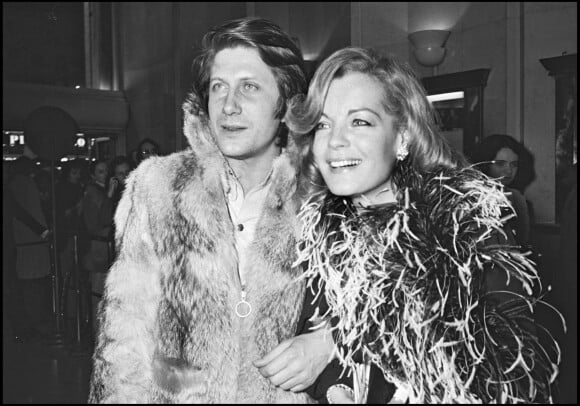 Jacques Dutronc et Romy Schneider lors de la présentation du film L'Important c'est d'aimer à Paris en 1975
