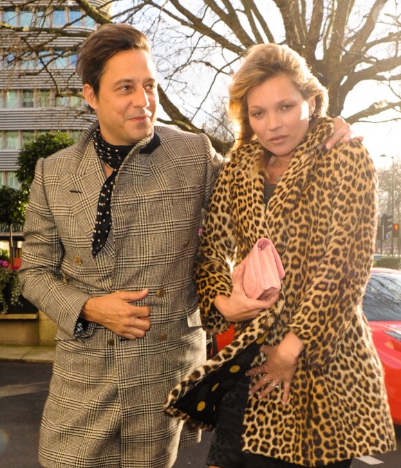 Jamie Hince et sa femme Kate Moss vont célébrer l'anniversaire du top le   Le 16 janvier 2014 dans un restaurant londonien