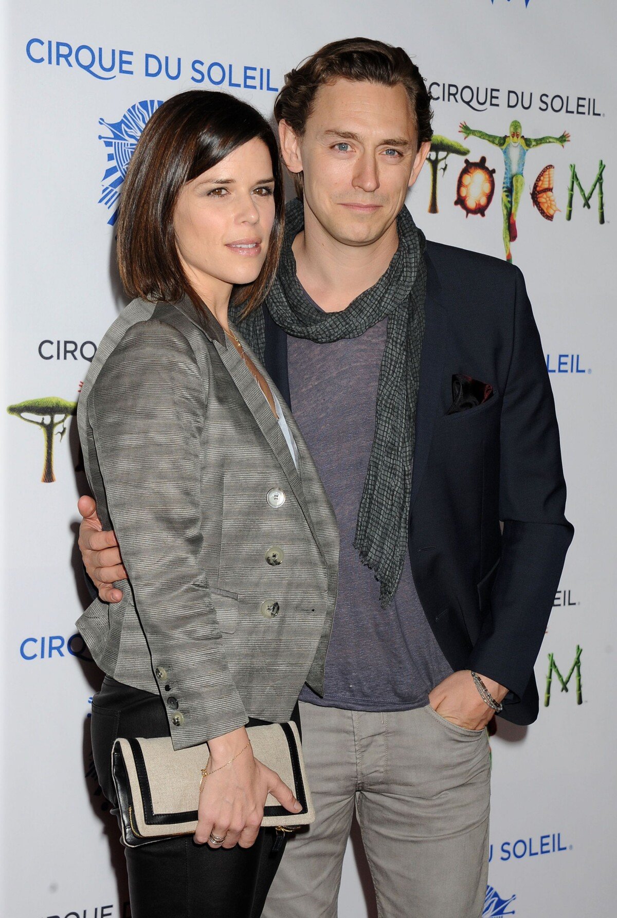 Photo Neve Campbell Et Son Petit Ami Jj Feild Lors De La Premi Re Du Spectacle Totem Par Le