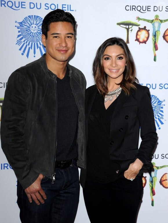 Mario Lopez et sa femme Courtney Mazza lors de la première du spectacle Totem par le Cirque du Soleil à Santa Monica, le 21 janvier 2014.