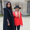 Malika Ménard et Kelly Vedovelli ("Bella" du clip de Maître Gims) au défilé Didit Hediprasetyo le 23 janvier 2014 à Paris dans le cadre de la Fashion Week haute couture printemps/été 2014