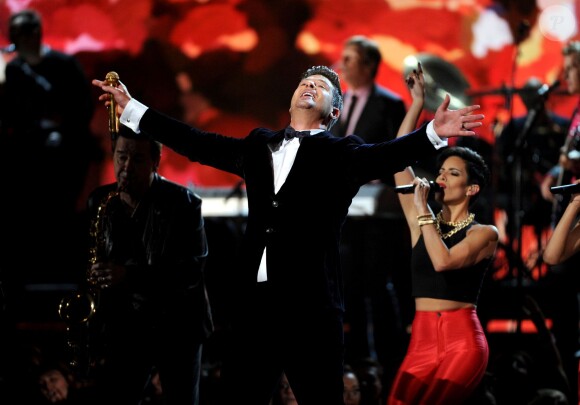 Robin Thicke sur scène lors des Grammy Awards à Los Angeles, le 26 janvier 2014.