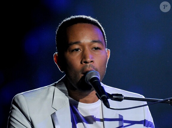 John Legend sur scène lors des Grammy Awards à Los Angeles, le 26 janvier 2014.