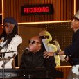 Nile Rodgers, Stevie Wonder et Pharrell Williams avec les Daft Punk sur scène lors des Grammy Awards à Los Angeles, le 26 janvier 2014.