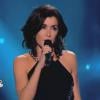 Jenifer lors du show des coachs lorsqu'ils reprennent Bohemian Rhapsody de Queen pour The Voice 3