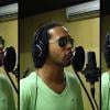 Ronaldinho chante sur Vai na Fé en featuring avec EdCity - janvier 2014.