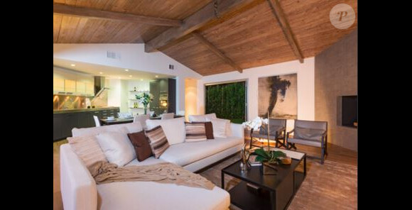 L'acteur Chord Overstreet, de la série Glee, s'est offert cette maison située à Hollywood pour la somme de 1,3 millions de dollars.