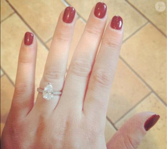 Chloe Tangey est fiancée au chanteur de JLS, JB Gill, le 25 janvier 2014.