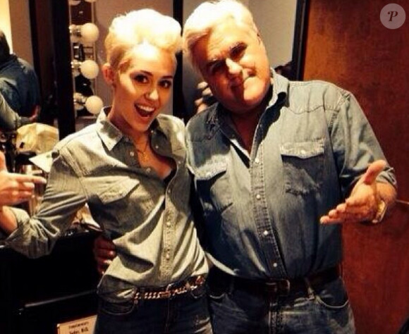 Miley Cyrus et Jay Leno dans les coulisses de l'émission du célèbre présentateur, le 29 janvier 2014.