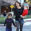 Jessica Alba et ses deux filles Honor et Haven (5 et 2 ans) profitent d'une belle après-midi en famille à Los Angeles. Le 1er février 2014.