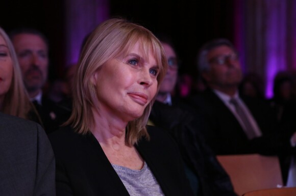 Candice Patou, fière de la récompense de son époux Robert Hossein - Clôture des "Rencontres Internationales du Cinéma" et remise des Prix Henri-Langlois à Vincennes le 3 février 2014.