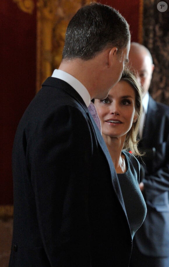 Le prince et la princesse des Asturies lors de la réception traditionnelle organisée pour le corps diplomatique, le 5 février 2014 au palais de la Zarzuela, à Madrid.