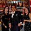 Exclusif - Le tournage de la nouvelle télé-réalité "Giuseppe Restaurant", dont le but sera de suivre l'évolution du restaurant. Le show sera diffusé sur NRJ12 et a été tourné à Miami. Les protagonistes de l'émission sont Giuseppe Polimeno de l'émission "Qui veut épouser mon fils ?", ses parents Marie-France et Pasquale, et sa soeur Antonia. Photo prise le 5 janvier 2014.