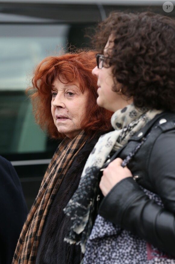 Régine Deforges à la sortie des obsèques de François Cavanna au Père Lachaise à Paris. Le 6 février 2014.