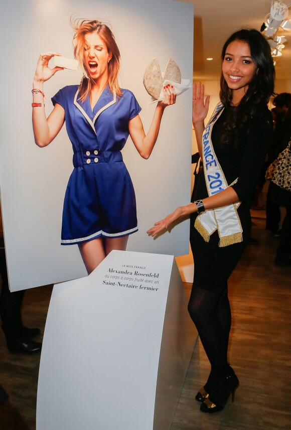 Exclusif - Flora Coquerel (Miss France 2014) lors du vernissage de l'exposition "Les filles à fromages" à la galerie Milk Factory à Paris, le 6 février 2014. C'est en images que les "filles à fromages" font leur grand retour à la Milk Factory (Paris 11e), s'affichant comme des toiles de Wahrol avec leur fromage préféré, pour une première exposition photographique signée Thomas Laisné.