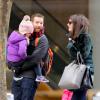 L'actrice Katie Holmes accompagne sa fille Suri à la patinoire pour un après-midi avec des copines, à New York, le 9 février 2014.
