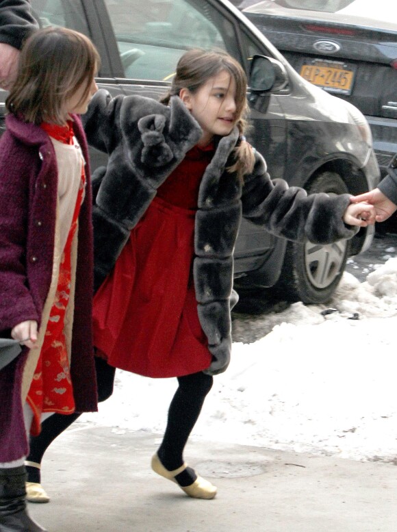 Suri Cruise lors d'une sortie scolaire, à New York, le 31 janvier 2014.