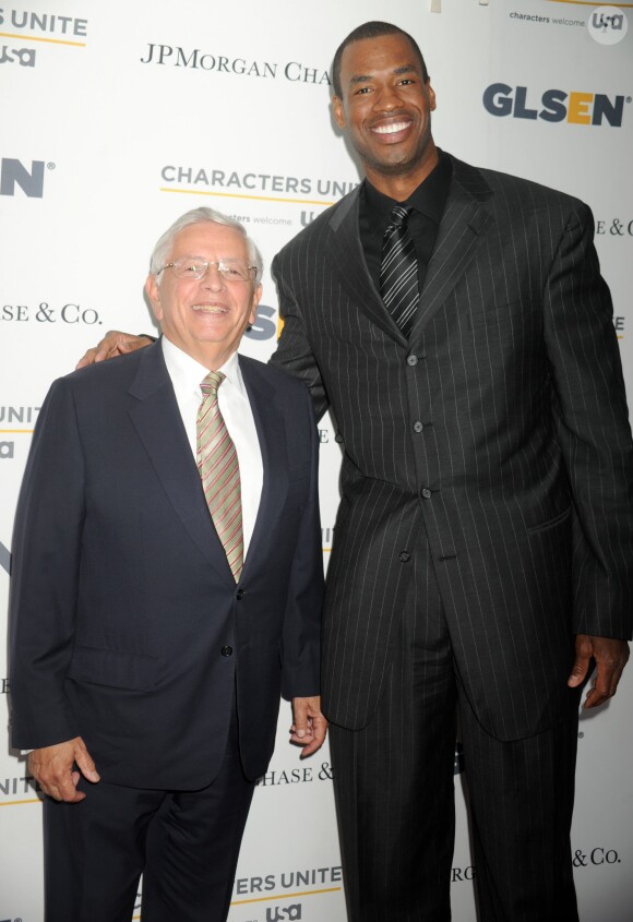 Jason Collins et David Stern, ancien commissioner de la NBA lors des GLSEN Respect Awards 2013 à Gotham Hall à New York le 20 mai 2013