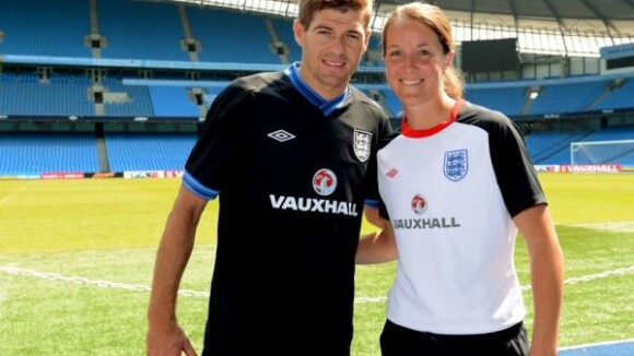 Casey Stoney : Coming-out de la capitaine de l'équipe de foot d'Angleterre
