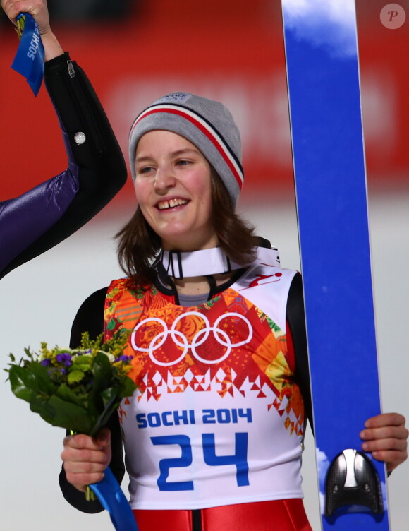 Coline Mattel a remporté la médaille de bronze lors de l'épreuve de saut à ski aux Jeux olympiques de Sotchi, le 11 février 2014, une première historique puisque c'était la première fois que le saut féminin avait le droit de citer aux JO