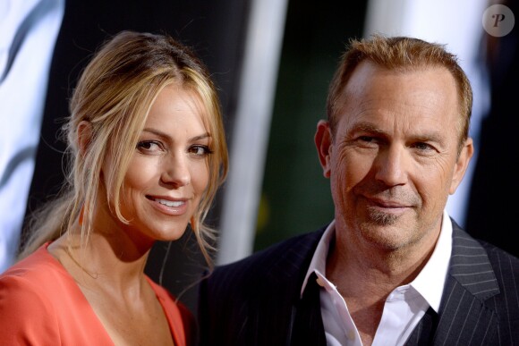 Kevin Costner et Christine Baumgartner à la première de "3 Days To Kill" à Los Angeles, le 12 février 2014.