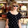 Taylor Swift fait du shopping à Hollywood le 13 février 2014.