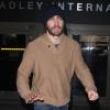 L'acteur Jake Gyllenhaal arrive à l'aéroport de LAX, à Los Angeles, le 13 décembre 2013.