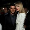 Taylor Lautner et Taylor Swift dans les coulisses des MTV Video Music Awards au Staples Center de Los Angeles, le 6 septembre 2012.