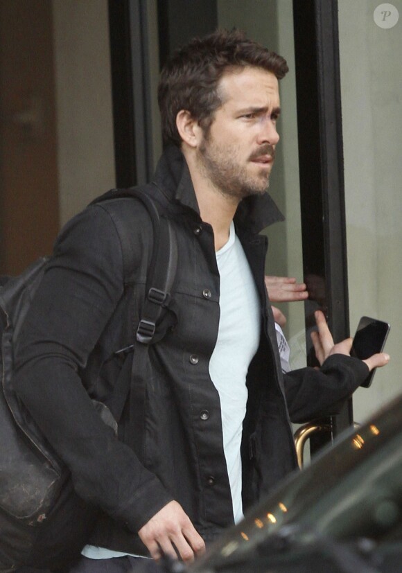 Exclusif - Ryan Reynolds reçoit la visite de sa femme Blake Lively sur le tournage du film "Mississipi Grind" à la Nouvelle-Orléans, le 18 février 2014.