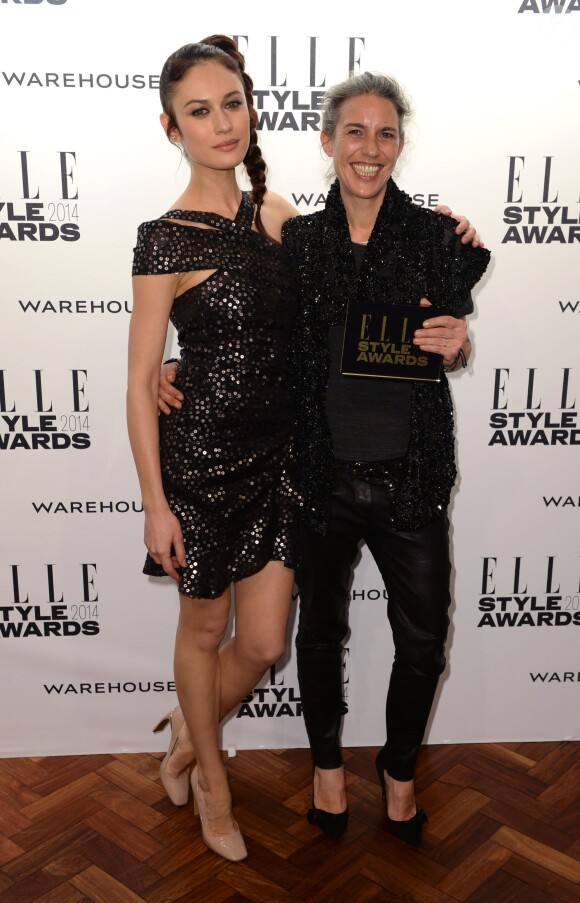 Olga Kurylenko et la créatrice contemporaine de l'année Isabel Marant lors des Elle Style Awards au One Embankment, à Londres. Le 18 février 2014.