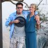 Exclusif - Charlie Sheen et sa petite amie Brett Rossi, une star du porno, posent devant l'hotel "El Ganzo" à Cabo San Lucas, le 30 novembre 2013.