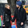 Exclusif - L'acteur Sam Worthington et sa petite amie Lara Bingle lors d'une balade romantique à New York, le 20 février 2014.