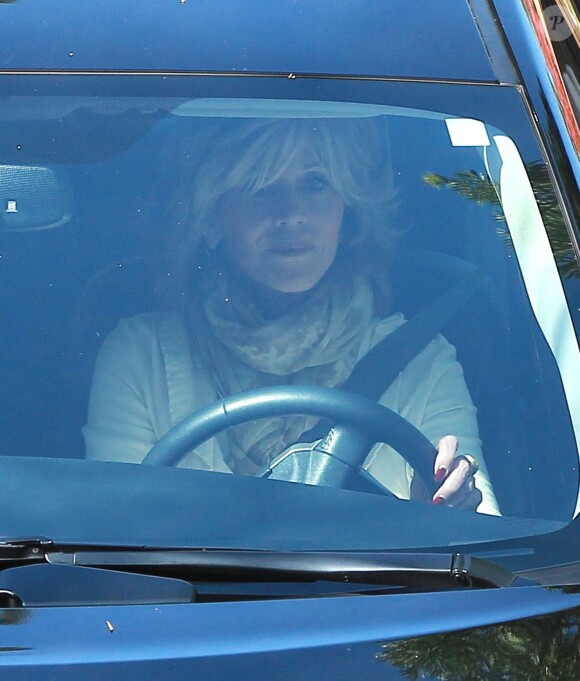 Jane Fonda arrive à la baby Shower de Kerry Washington chez Shonda Rhimes à Los Angeles, le 23 février 2014.
