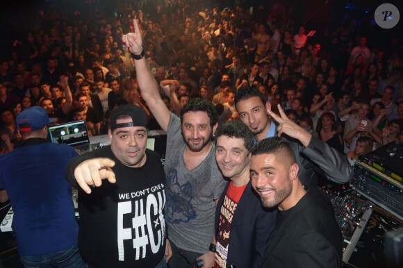 Exclusif - Soirée "Touche pas à mon poste" au club Le Loft à Paris. Cyril Hanouna, Tefa et Thierry Moreau, sont allés mettre le feu devant 4000 clubbers, en improvisant une chenille géante, et en se jetant dans la foule depuis la console dj. Samedi 22 février.