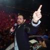 Exclusif - Soirée "Touche pas à mon poste" au club Le Loft à Paris. Cyril Hanouna, Tefa et Thierry Moreau, sont allés mettre le feu devant 4000 clubbers, en improvisant une chenille géante, et en se jetant dans la foule depuis la console dj. Samedi 22 février.