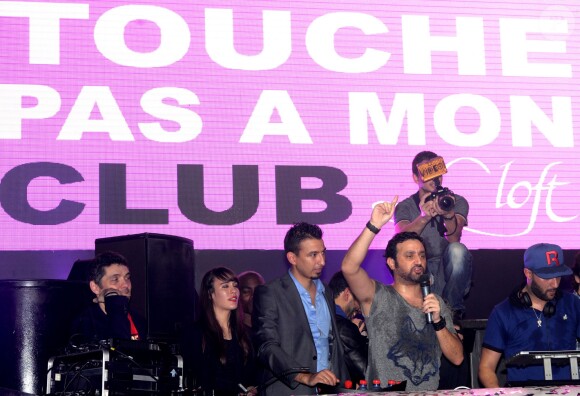 Exclusif - Soirée "Touche pas à mon poste" au club Le Loft à Paris. Cyril Hanouna, Tefa et Thierry Moreau, sont allés mettre le feu devant 4000 clubbers, en improvisant une chenille géante, et en se jetant dans la foule depuis la console
