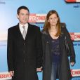 Manuel Valls et sa femme Anne Gravoin lors de l'avant-première du film "Supercondriaque" au Gaumont Opéra à Paris, le 24 février 2014