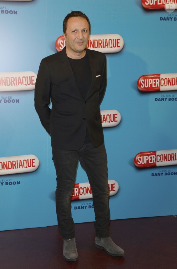 Arthur lors de l'avant-première du film "Supercondriaque" au Gaumont Opéra à Paris, le 24 février 2014