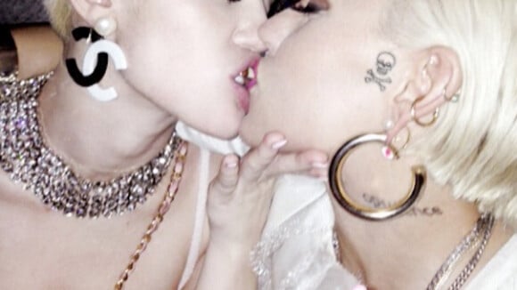 Miley Cyrus : Après Katy Perry, elle se mélange avec la scandaleuse Brooke Candy