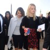 Jessica Alba arrive au défilé de mode Nina Ricci" à Paris. Le 27 février 2014. La belle est accompagnée de son amie Kelly Sawyer.